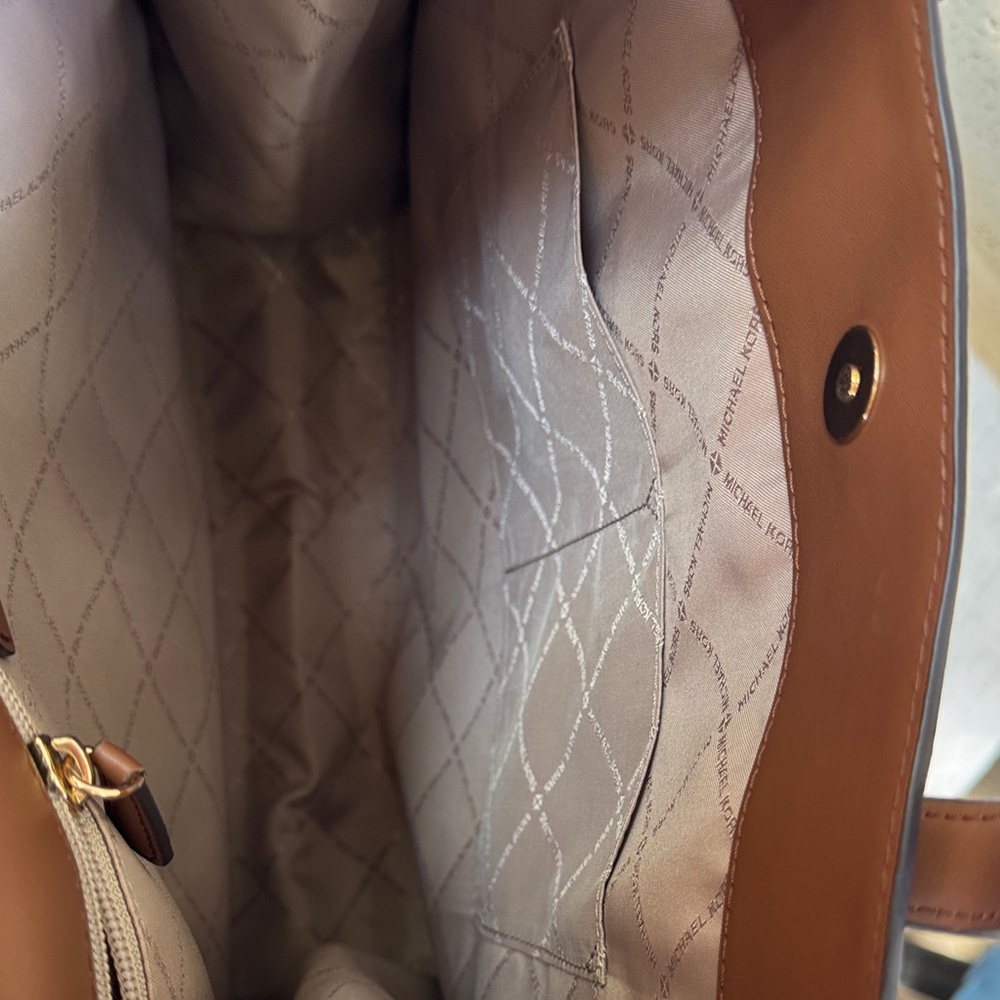 Michael Kors Tan and Cream Signature Tote - Picture 8 of 10